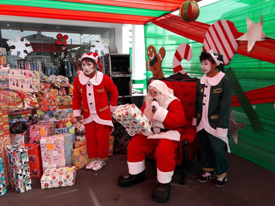  Realizadas en Centros comerciales   Activaciones Navideñas con Papá Noel